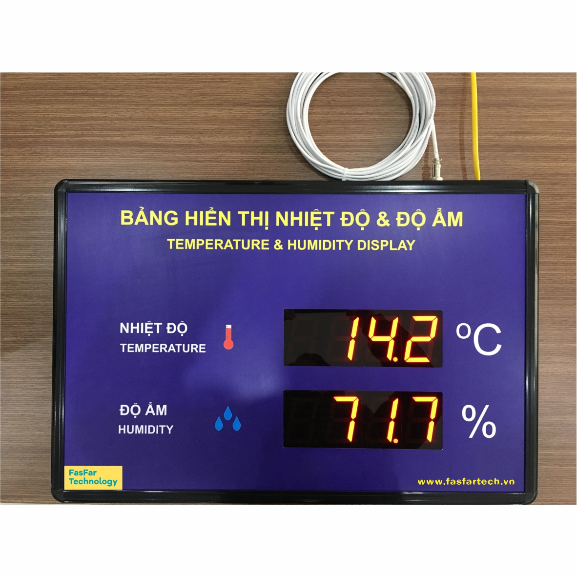Bảng hiển thị nhiệt độ - độ ẩm (Temperature & Humidity display)